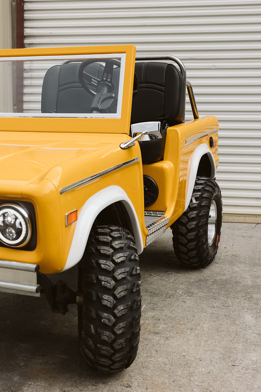 Front quarter panel detail